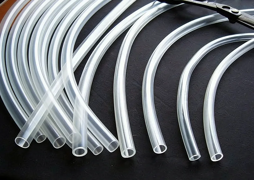 Какие общие процессы формования используются для силиконовых изделий?